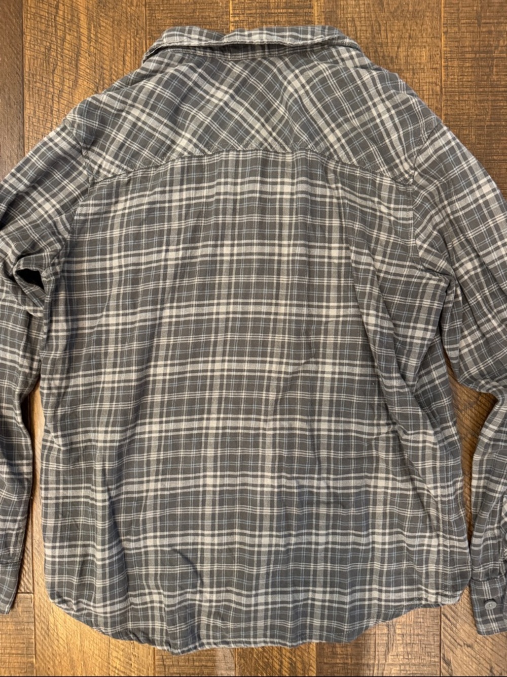 Men’s Stio Organic Cotton Plaid Long Sleeve Button Down Shirt - Picture 9 of 9